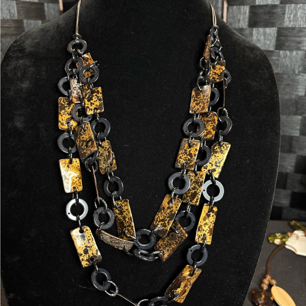 Elegant Black and Gold Earrings & Necklace Set